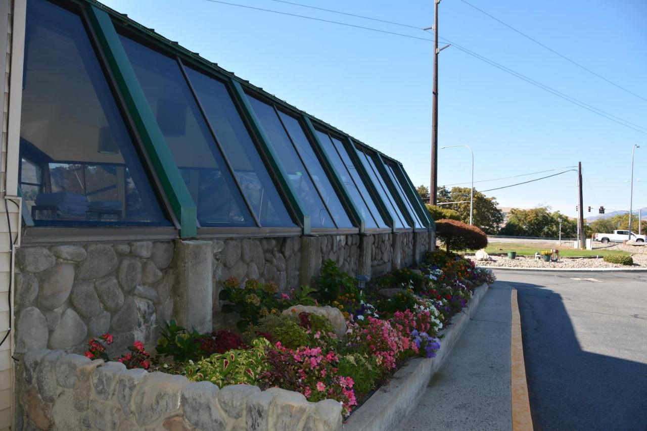Cedars Inn Wenatchee Ngoại thất bức ảnh