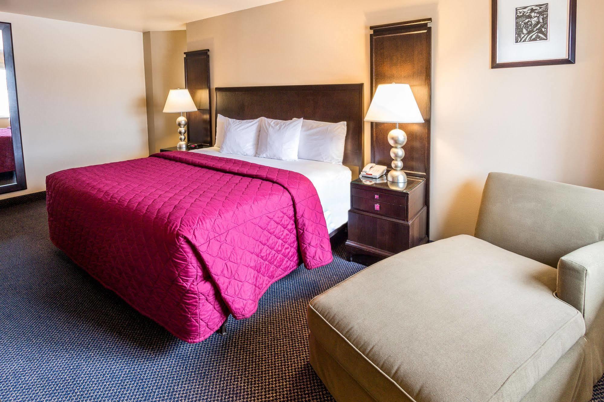 Cedars Inn Wenatchee Ngoại thất bức ảnh